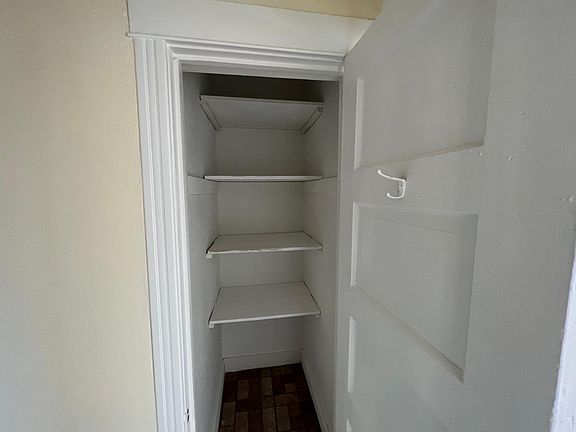 5th image of 1011 N Western Ave APT 3F