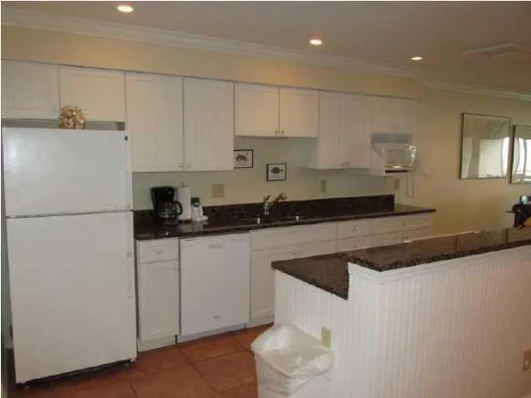 6400 Palmetto Dr, Isle Of Palms, SC 29451