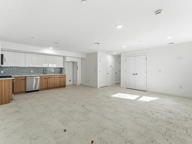 106 Columbia Ave #1 — Photo 3