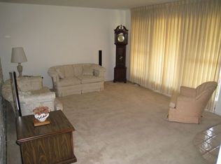 400 Bianco Dr, Elk Grove Village, IL 60007