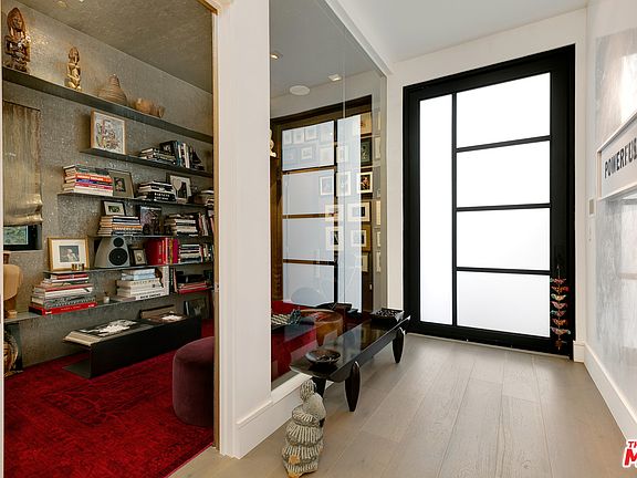 5th image of 631 N Martel Ave