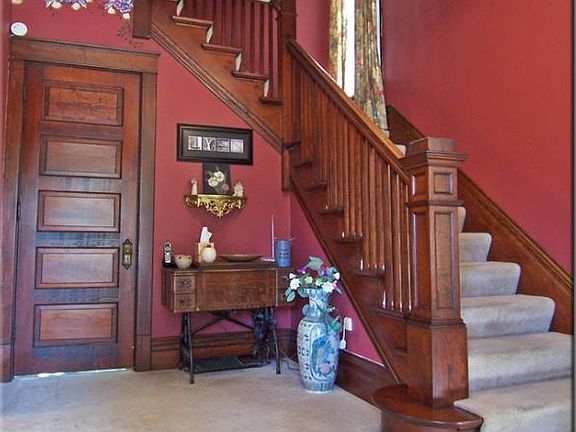 Entry-natural woodwork 