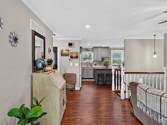 4th image of 3663 E Lakeview Dr