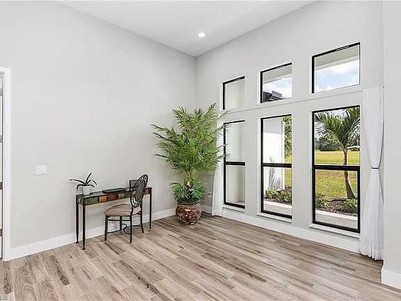 4th image of 2362 NW 37th Pl