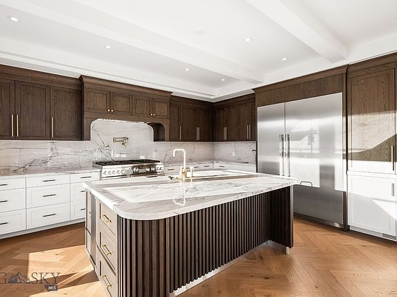 4th image of 32 Marmot Ln