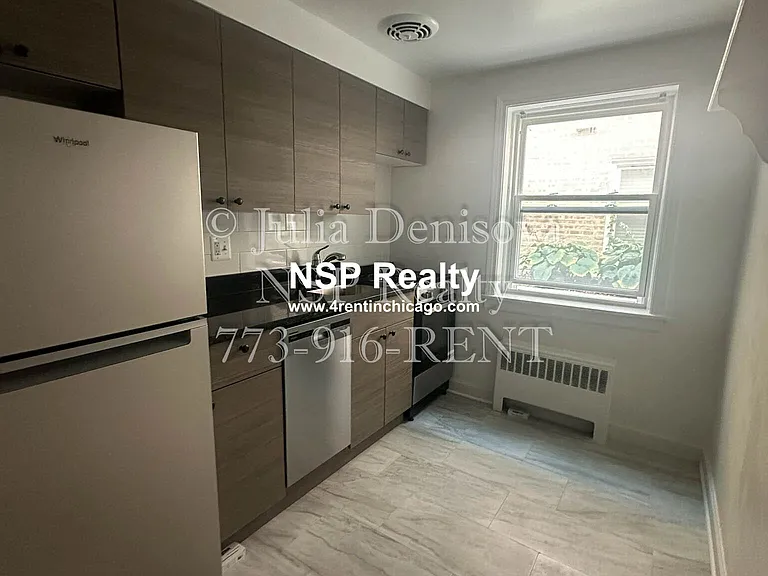 6700 N California Ave #19 — Photo 2