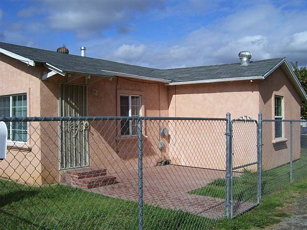 1st image of 842 Nichols Ln