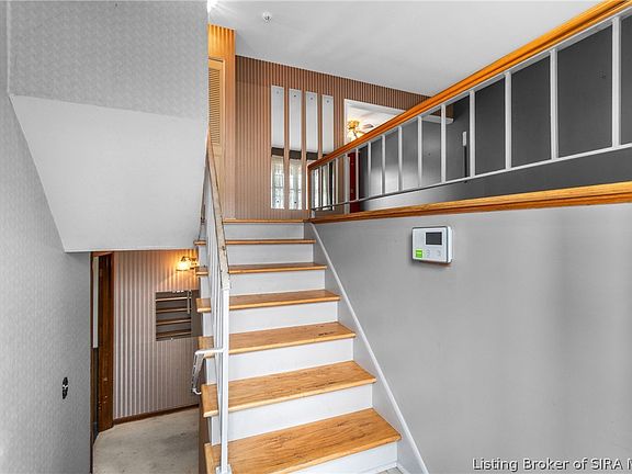 3rd image of 925 Redwood Drive