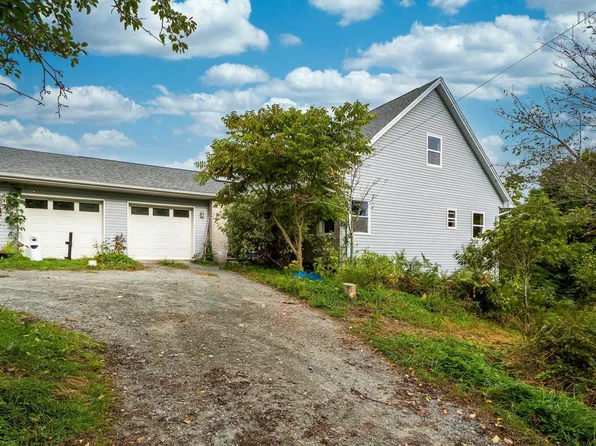 70 Hurricane Ln, Eastern Passage, NS B3G 1S3