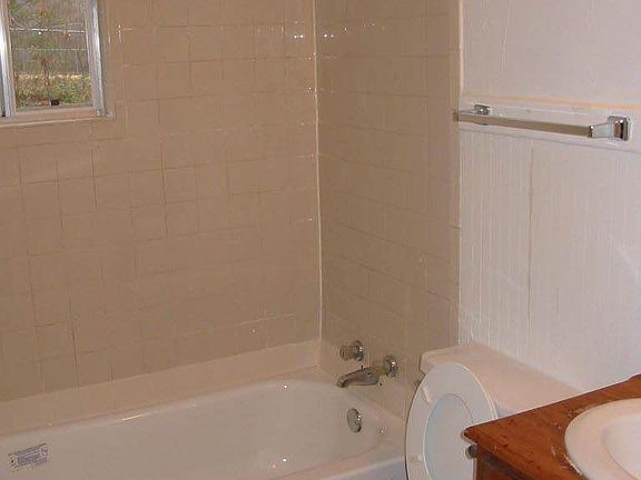 4th image of 3054 S School Ave