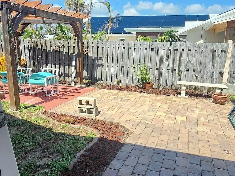 610 Palm Dr — Photo 28