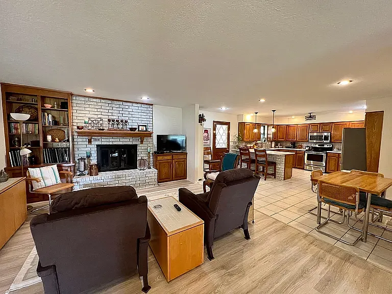 2902 Candlestick Ln — Photo 9