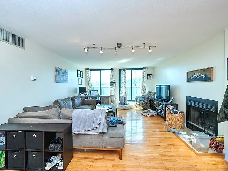 59 Brainerd Rd #606 — Photo 4