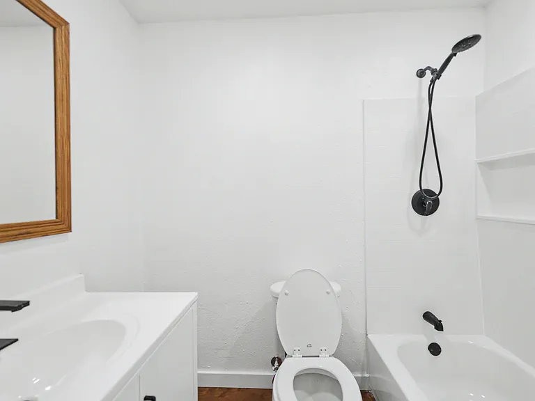 913 Estelle Ave — Photo 14