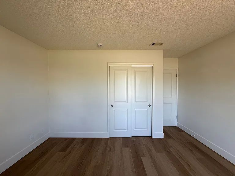 1120 Village Dr — Photo 41