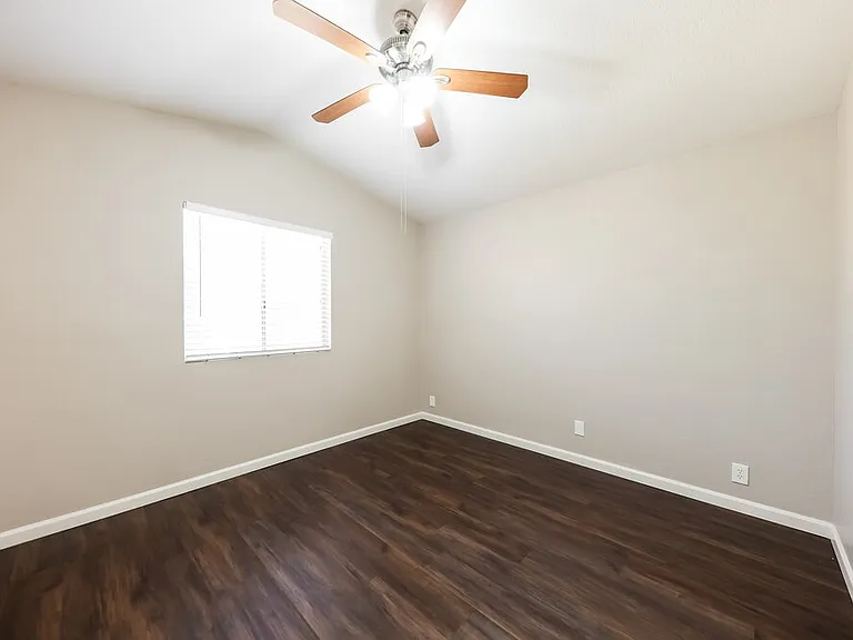 11020 N 59th Dr — Photo 13