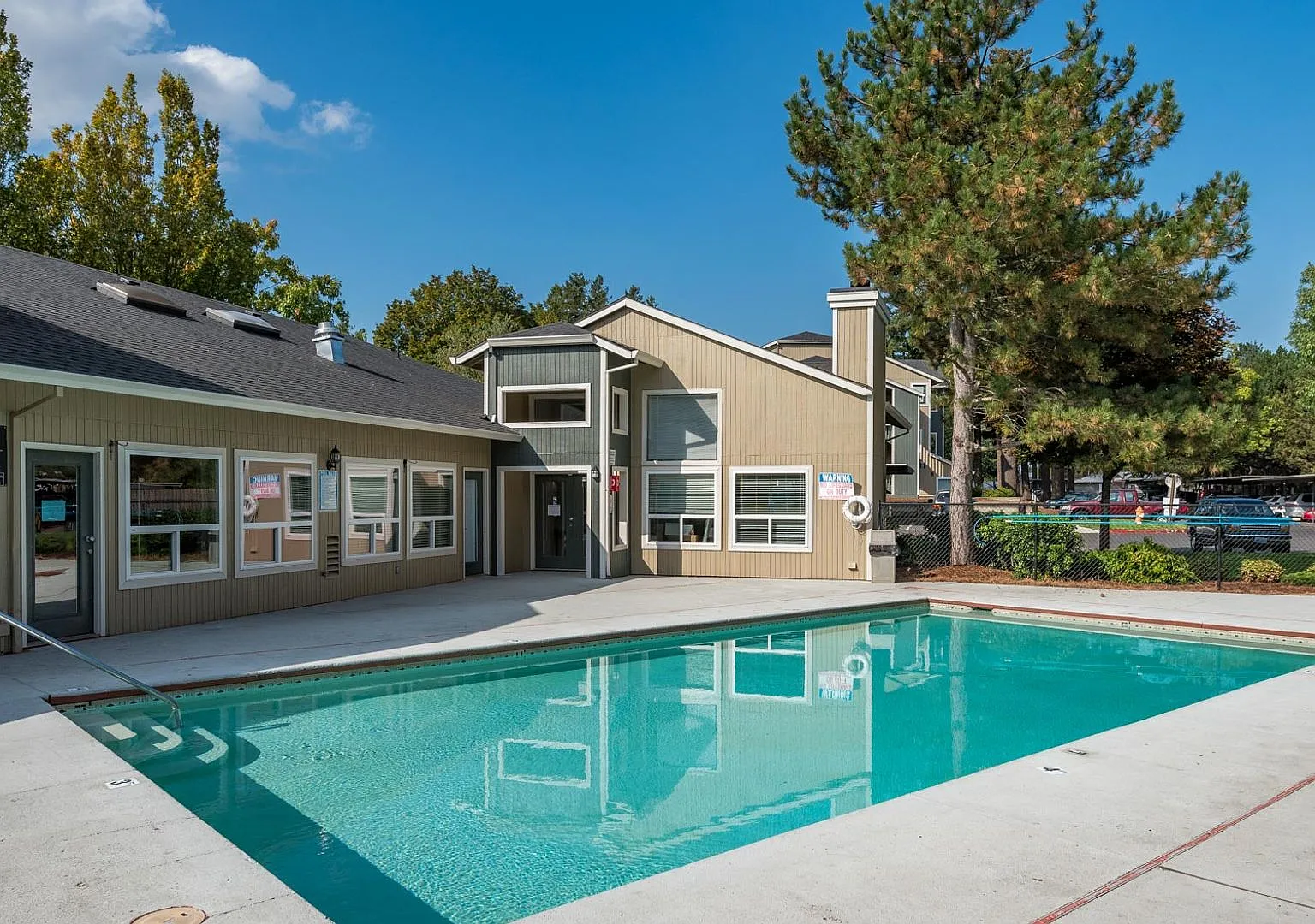 Highland Park Apartments — Photo 4