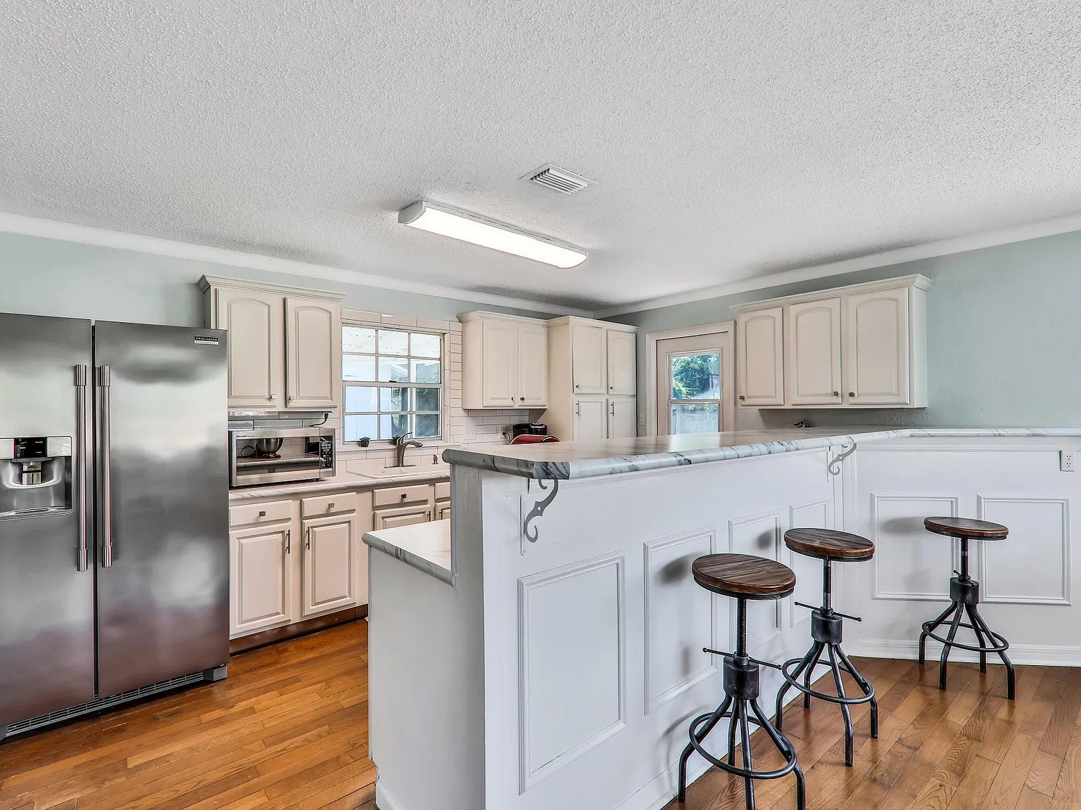 3 bed, 1475 sqft, $1,895 — Photo 4