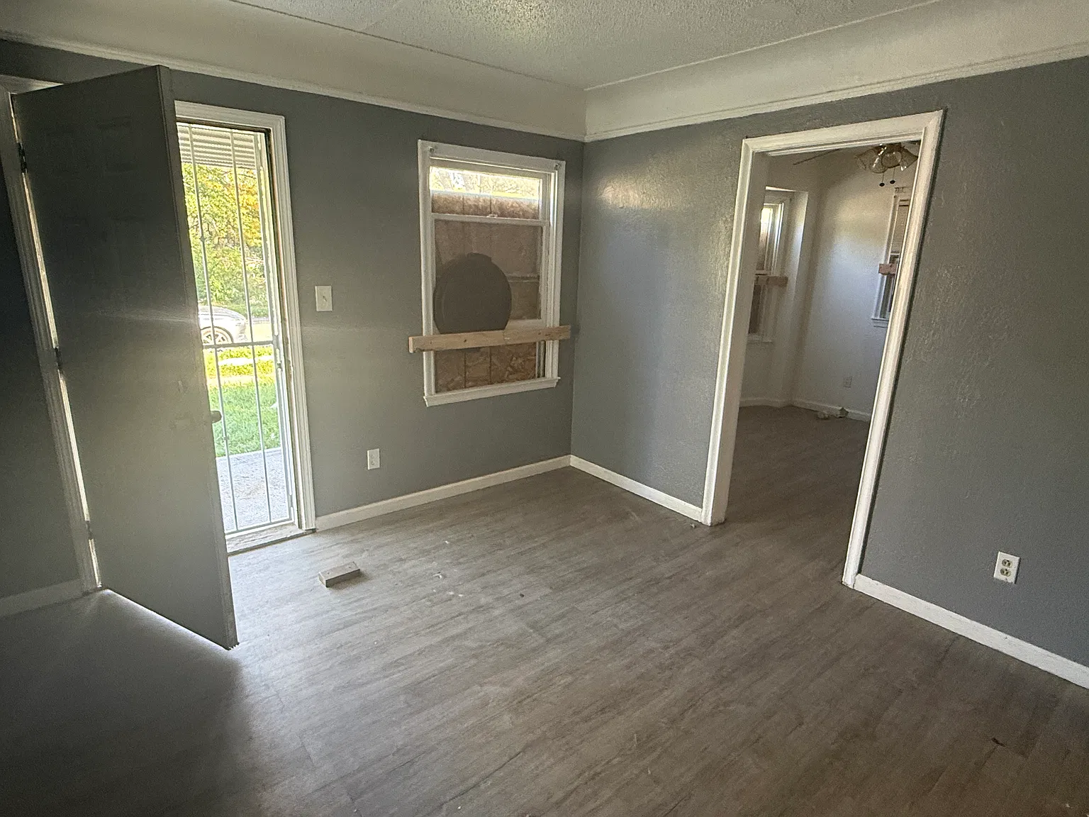3 bed, 1717 sqft, $1,294 — Photo 2
