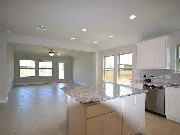 3477 Pauling Loop — Photo 4