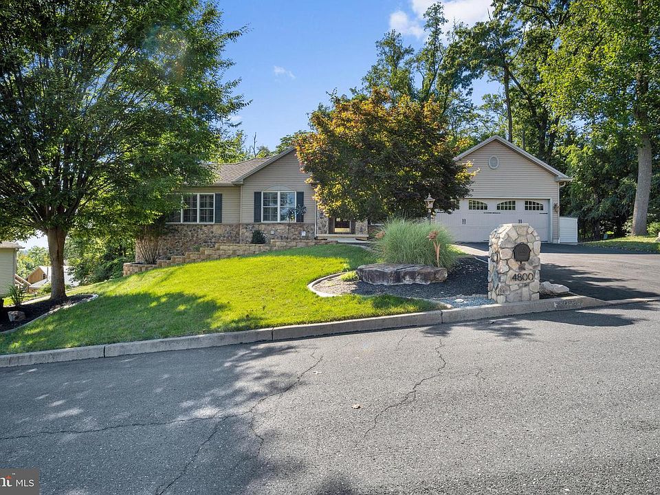 1st image of 4800 Woodcrest Dr