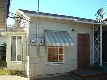4th image of 1144 W 87th St