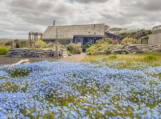 1057 4th St SW, Bandon, OR 97411