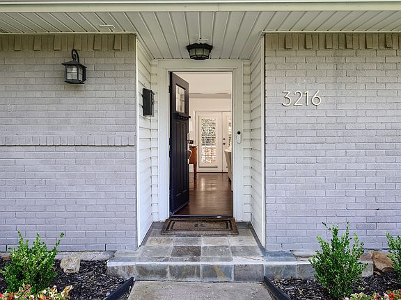 3rd image of 3216 Townsend Dr