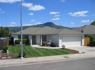 3858 Arrowhead Dr, Medford, OR 97504