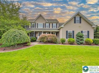 2720 New England Dr, Nazareth, PA 18064