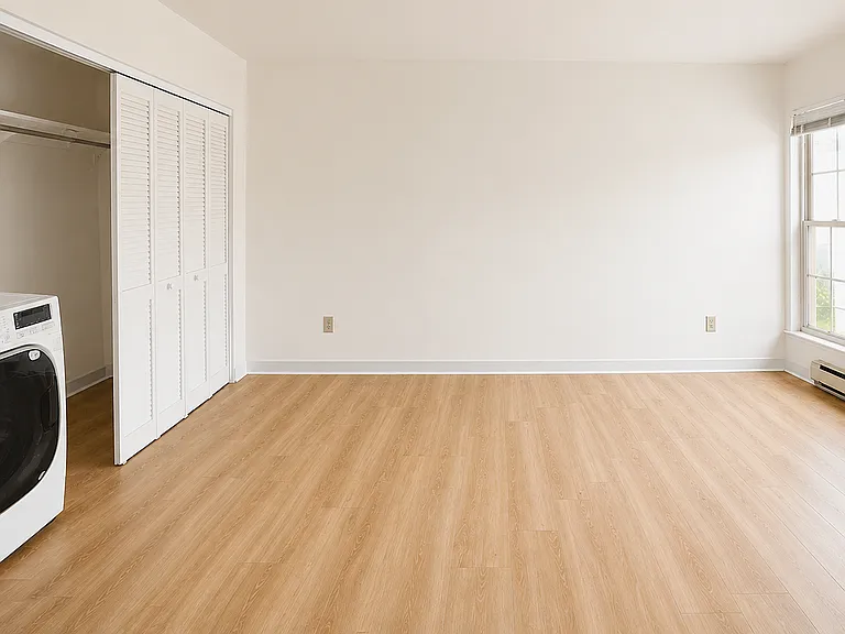 University Park Apartments near Cornell University — Photo 261