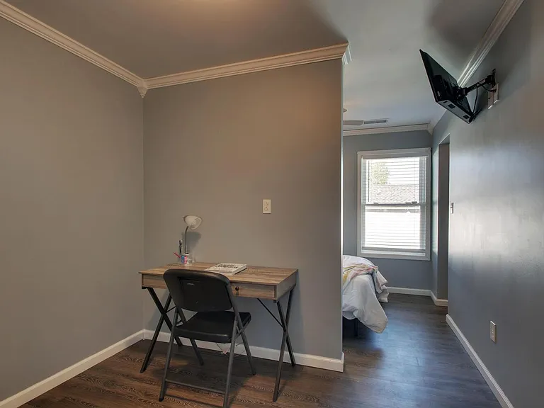 1025 N 6th St — Photo 10
