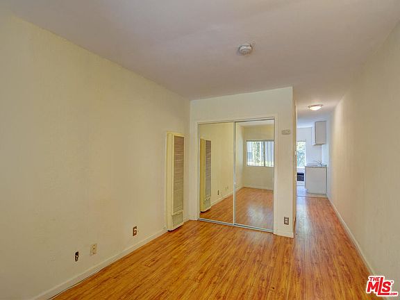 5th image of 1540 N Fuller Ave APT 10