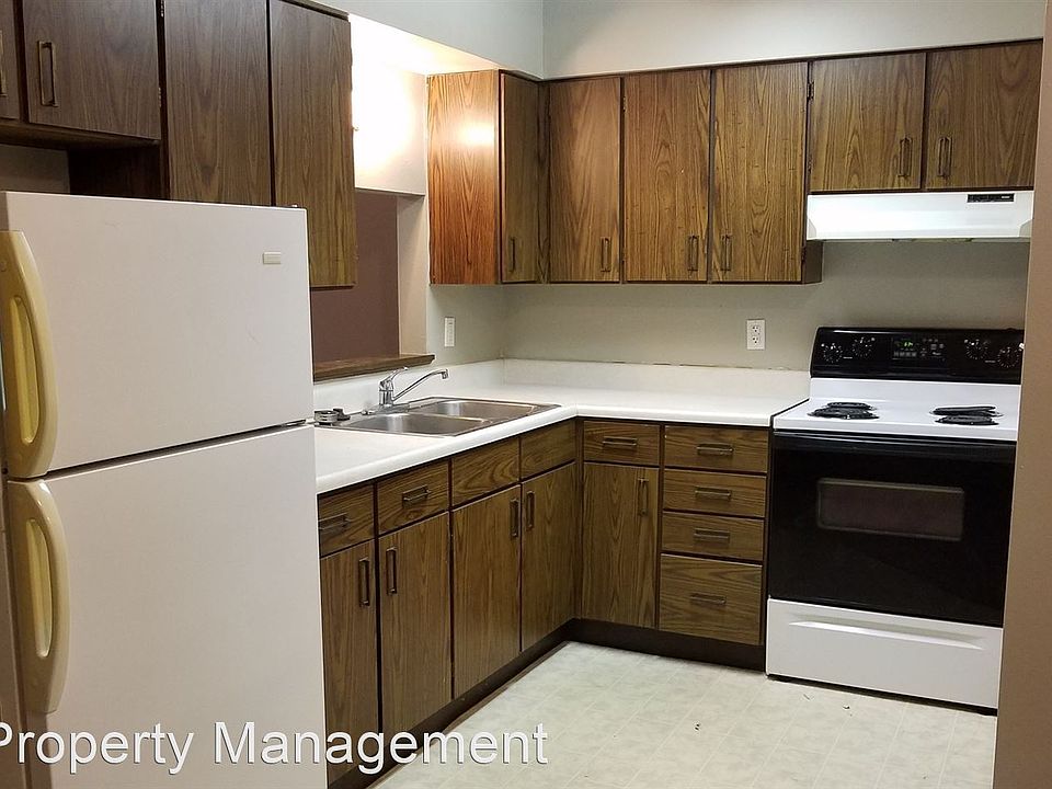 1st image of 425 N Dubuque St APT 32