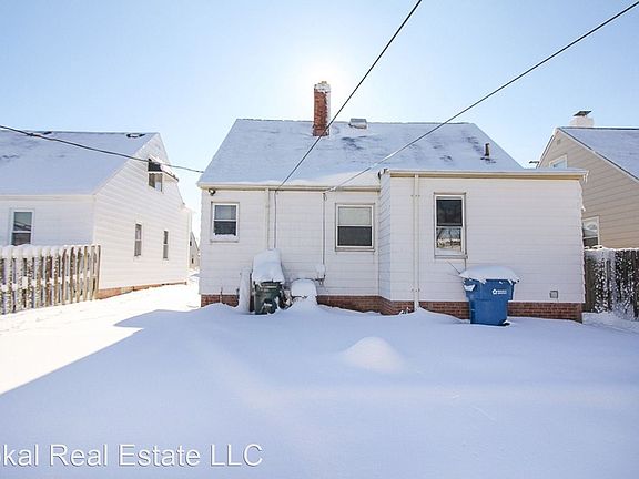 4th image of 4910 Lincoln Ave