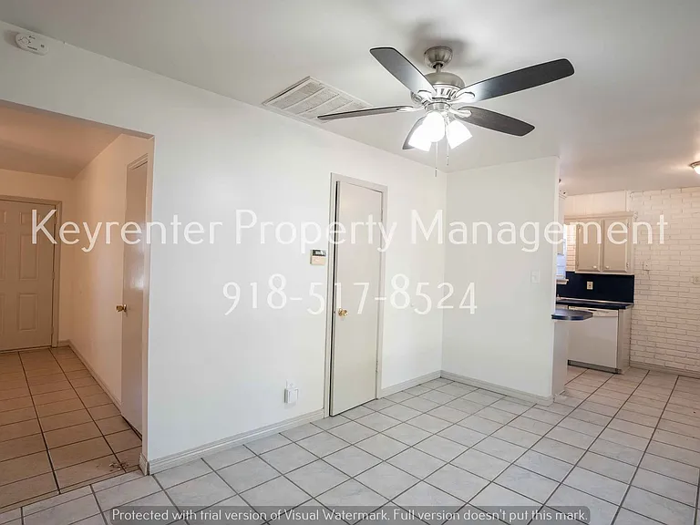 608 E Center St — Photo 5