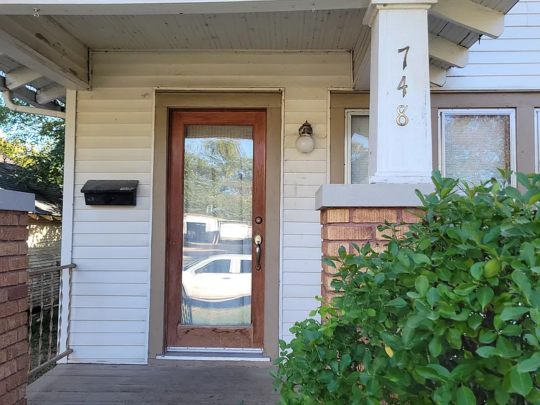 748 N Woodrow Ave — Photo 4