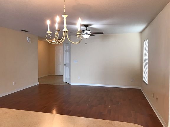 4th image of 912 Windrose Dr
