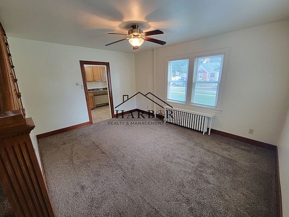 3rd image of 907 8th St #9075