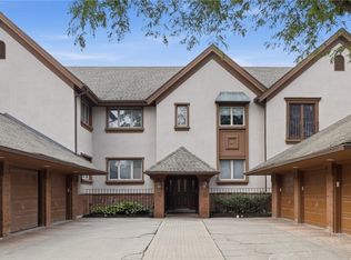 182 Castlebrooke Ln, Buffalo, NY 14221