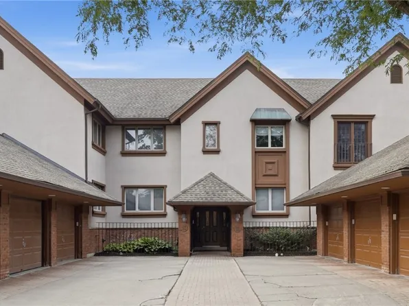 182 Castlebrooke Ln, Buffalo, NY 14221
