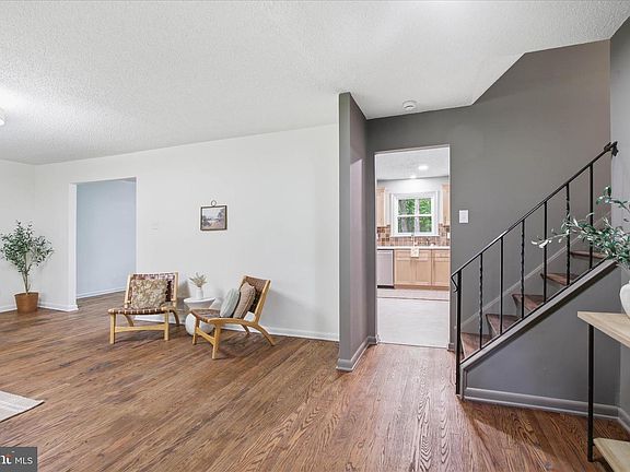 5th image of 140 Woodland Dr