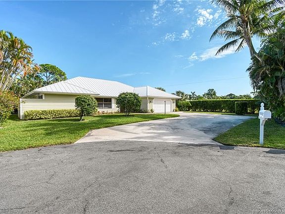 3rd image of 10279 SE Volador Cir