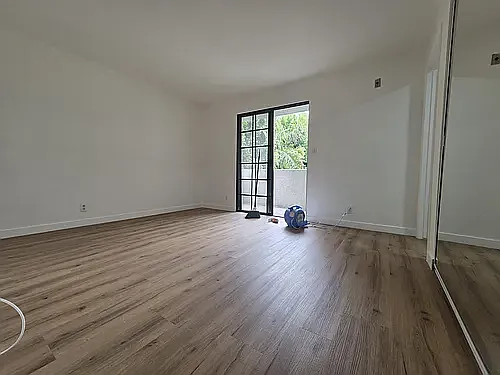 Toluca Lofts — Photo 25