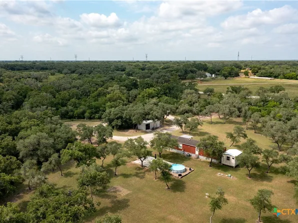 503 Oak Forest Rd, Goliad, TX 77963