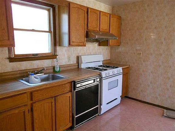 2nd image of 248 Boyd Ave