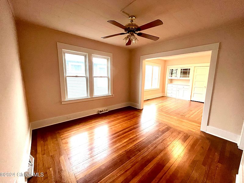 5th image of 213 3rd Street