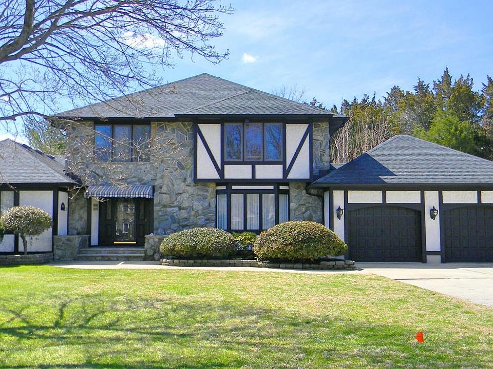 1st image of 680 Princess Ct