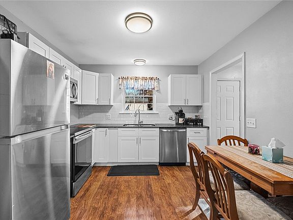 5th image of 226 Cardin Rd