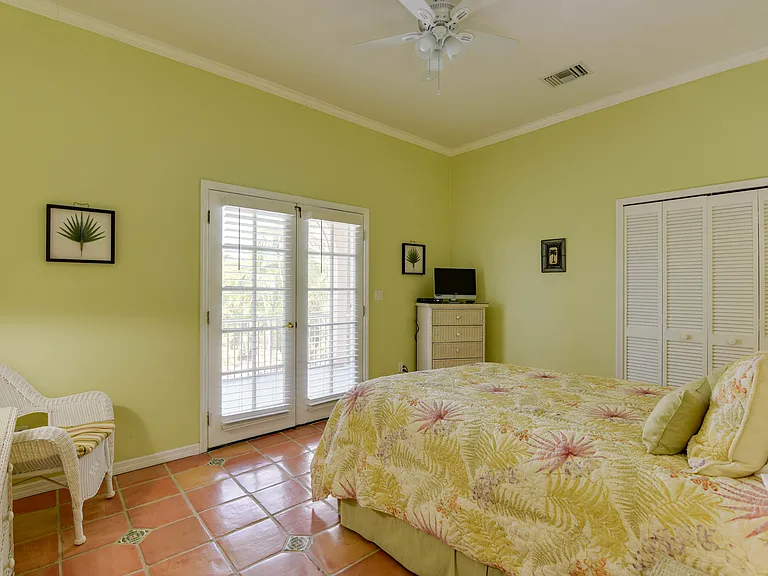 Guest bedroom